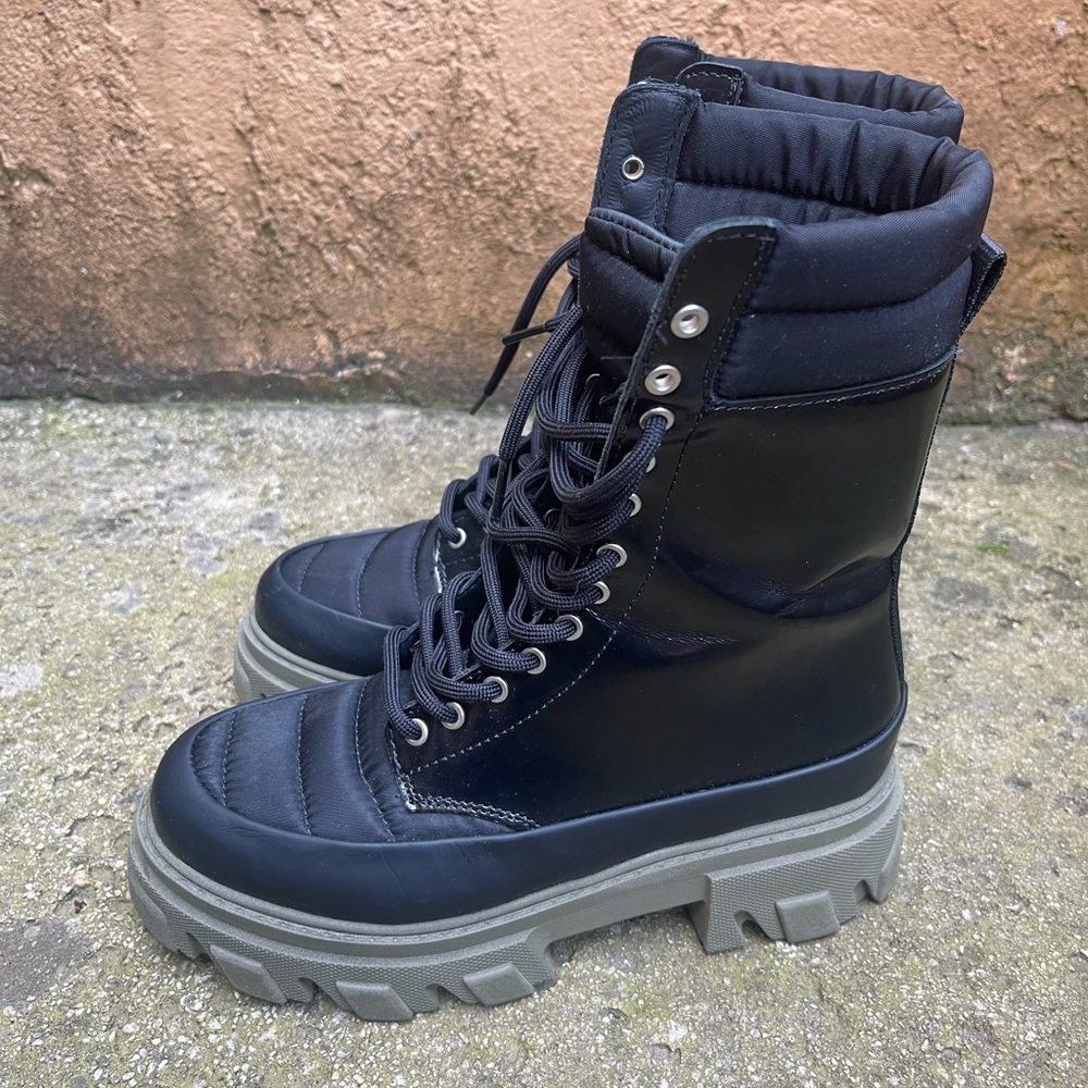 Casual everyday combat boot